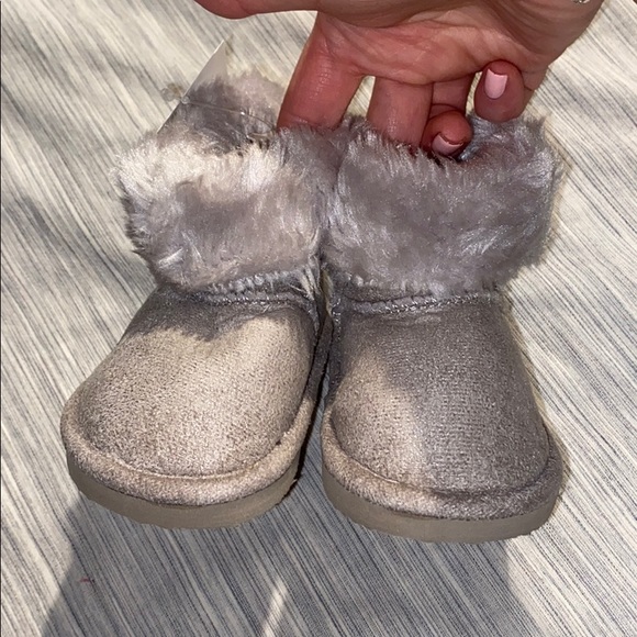 H&M Baby Faux Fur Warm-Lined Lt. Gray Suede Boots - Picture 7 of 10